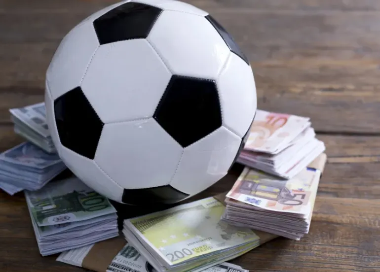 Bari: Accuse di scommesse per l'attaccante Sibilli