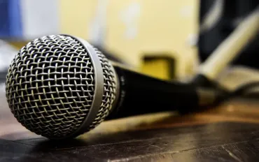 Fedez ammette l'errore e chiede scusa a Sinner dal palco