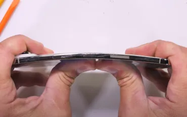 iPhone Air: Test estremi svelano la sua impressionante resistenza