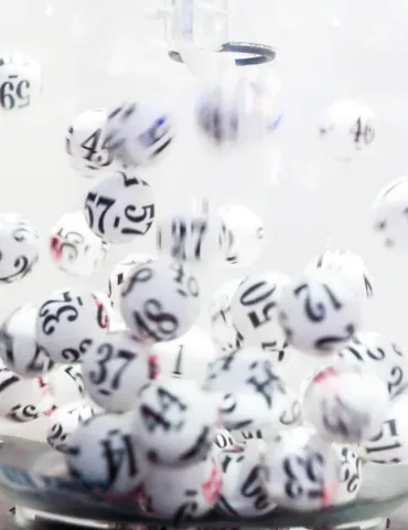 La fortuna sorride all'Italia: vincite record al Lotto