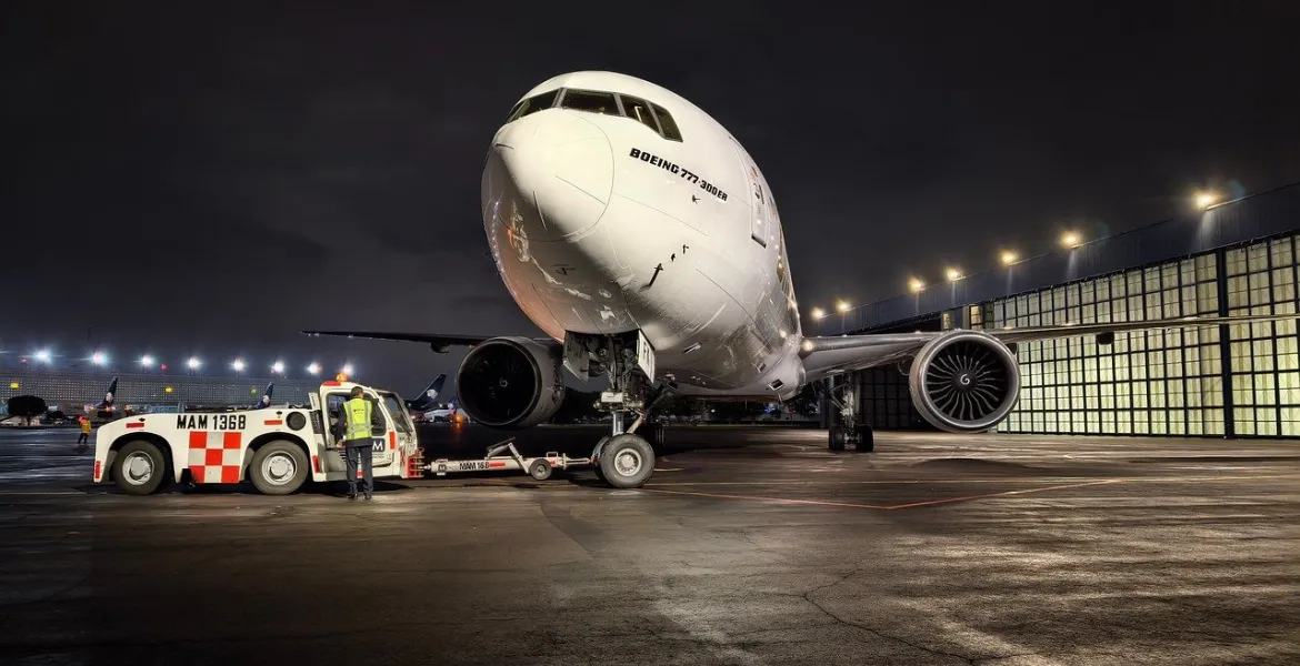 Attacco Hacker ai sistemi aeroportuali: Disagi per i voli in Europa
