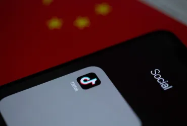 TikTok: verso l'indipendenza americana tra licenze e nuovi investitori