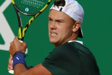Holger Rune brilla a Tokyo: Vittoria e quarti di finale