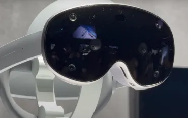 Apple: Pausa per Vision Pro, spinta sugli occhiali smart