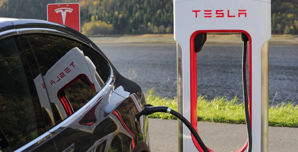 Elon Musk raggiunge i 500 miliardi: Un impero di innovazione