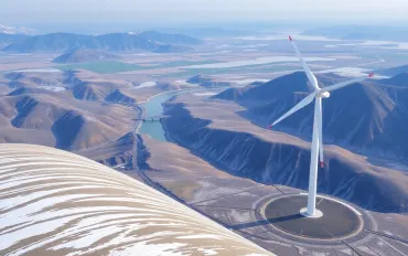 Cina lancia la più grande turbina Eolica Galleggiante del mondo