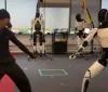 Robot Optimus di Tesla Incanta: sfida kung-fu con l'uomo