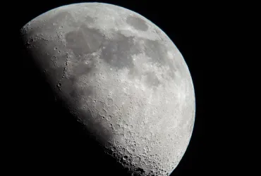 Scoperta rivoluzionaria sulla Luna: Prove dirette di differenze termiche tra i lati