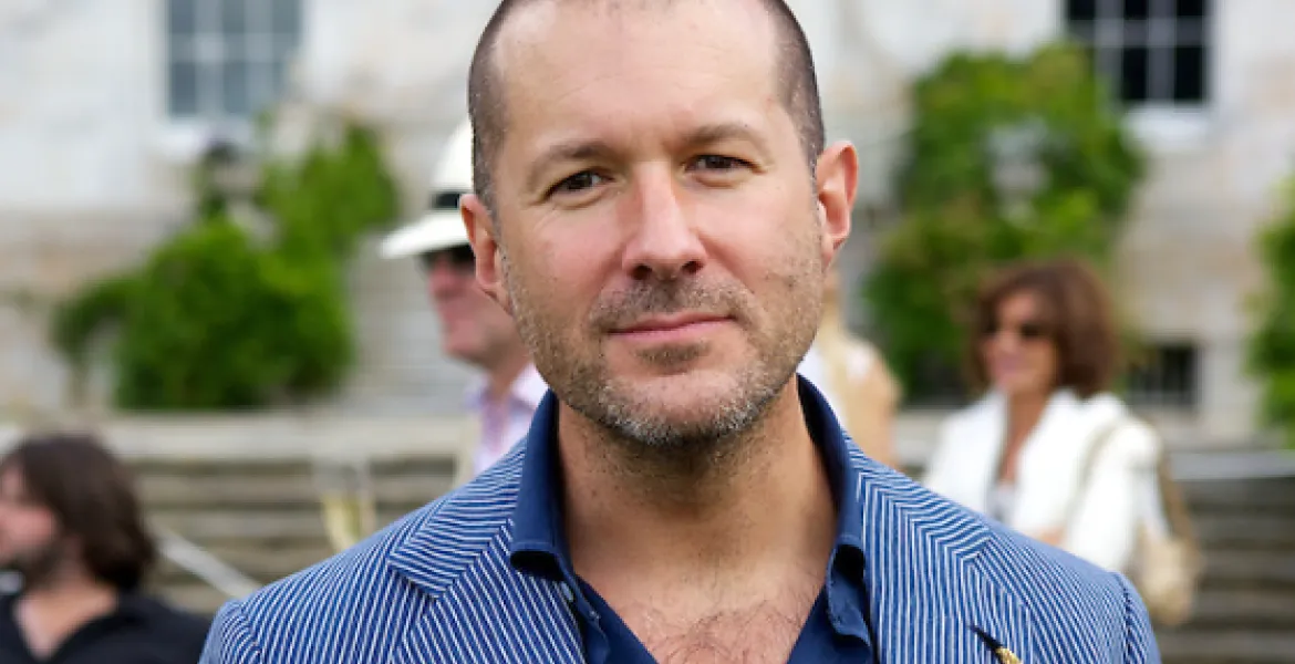 OpenAI e Jony Ive pronti al lancio di un dispositivo rivoluzionario nel 2026