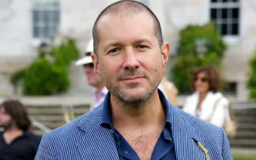 OpenAI e Jony Ive pronti al lancio di un dispositivo rivoluzionario nel 2026