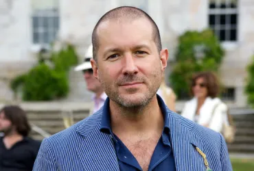 OpenAI e Jony Ive pronti al lancio di un dispositivo rivoluzionario nel 2026