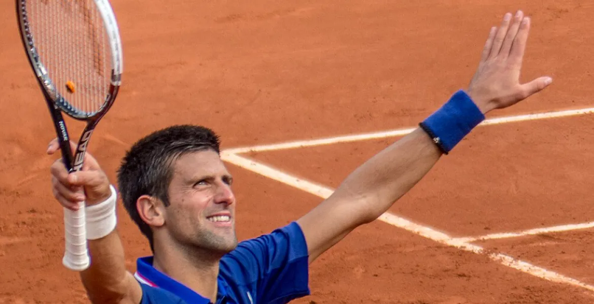 Novak Djokovic trionfa a Shanghai: Avanza agli Ottavi