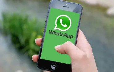 WhatsApp rivoluziona il layout su iOS: Nuove posizioni per chat e aggiornamenti