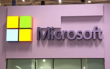Microsoft e l'aumento dei prezzi: Il monito di Lina Khan