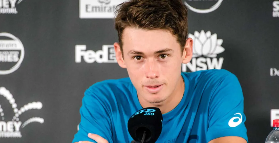 Alex de Minaur avvicina il record di Hewitt: Altro trionfo a Shanghai