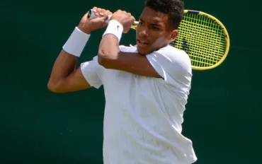 Auger-Aliassime trionfa a Shanghai: spettacolo in campo