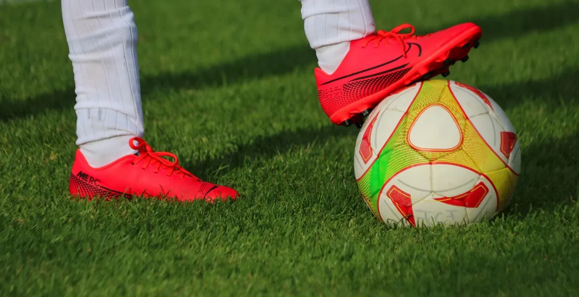 Calciatore inglese squalificato per scommesse illegali
