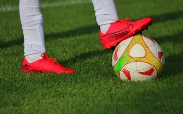 Calciatore inglese squalificato per scommesse illegali