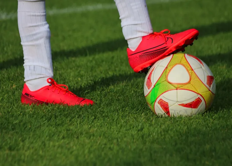 Calciatore inglese squalificato per scommesse illegali