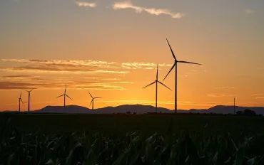 Energia rinnovabile sorpassa il carbone: Svolta storica