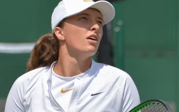 Iga Swiatek domina il torneo di Wuhan: Avanza al terzo turno