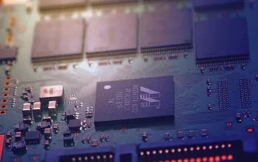 Qualcomm e Arduino rivoluzionano con l'Arduino UNO Q