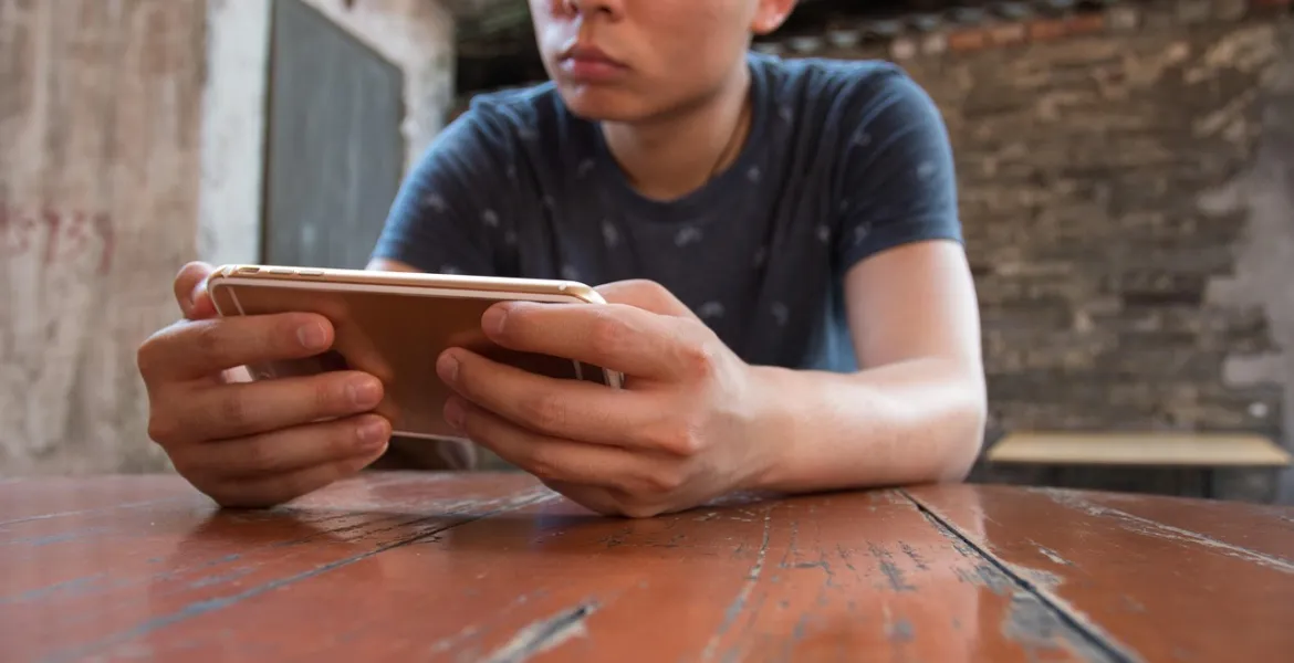 Studente giapponese dipendente dal gioco d'azzardo online: 7000 accessi in sei mesi