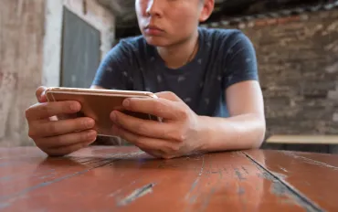 Studente giapponese dipendente dal gioco d'azzardo online: 7000 accessi in sei mesi