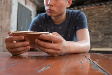 Studente giapponese dipendente dal gioco d'azzardo online: 7000 accessi in sei mesi