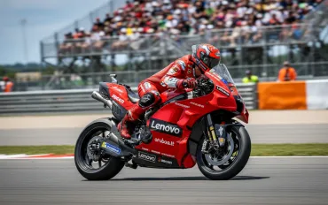 Marquez operato alla spalla: stagione MotoGP a rischio?