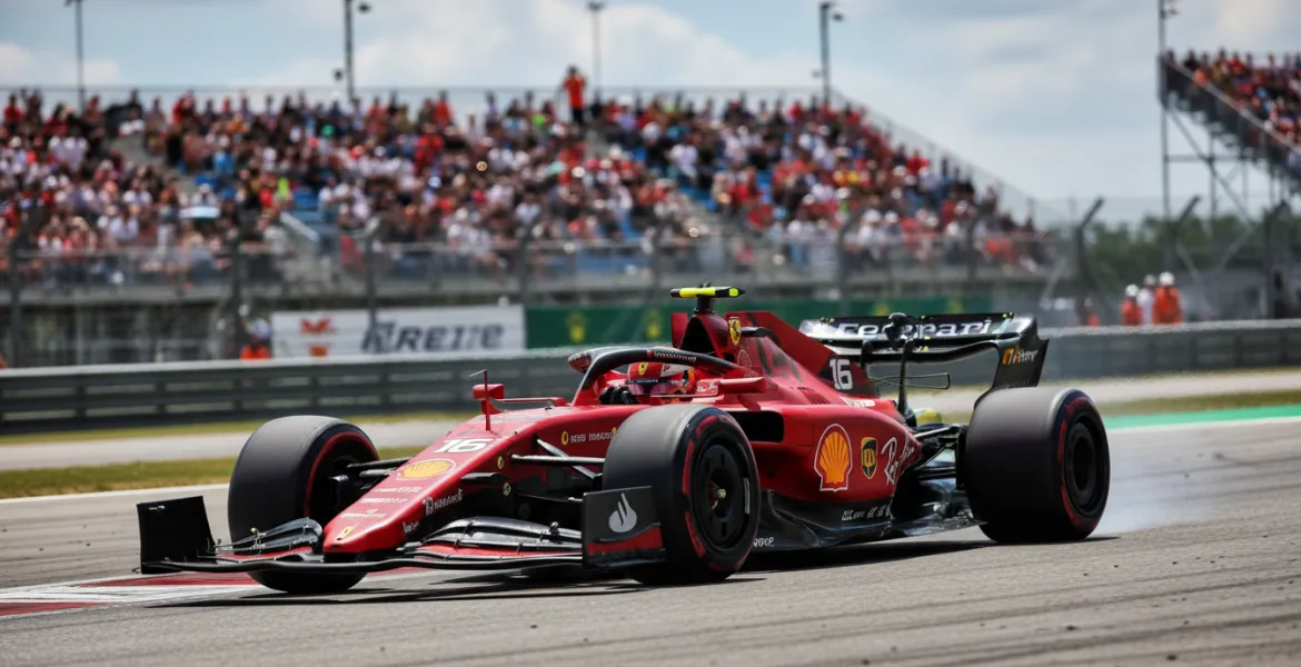 Scuderia Ferrari: Hamilton smentisce le voci su Horner e guarda al 2026
