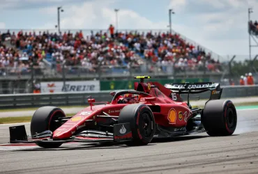 Scuderia Ferrari: Hamilton smentisce le voci su Horner e guarda al 2026