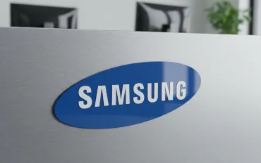 Samsung punta a HBM4E: velocità di trasferimento dati record di 13 Gbps!