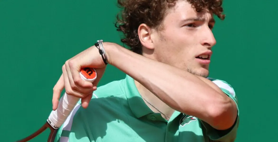Ugo Humbert si ritira dal Masters di Parigi: un duro colpo per il tennista francese