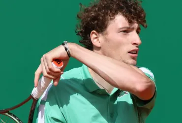 Ugo Humbert si ritira dal Masters di Parigi: un duro colpo per il tennista francese
