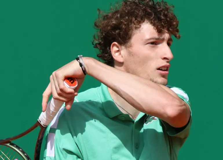 Ugo Humbert si ritira dal Masters di Parigi: un duro colpo per il tennista francese