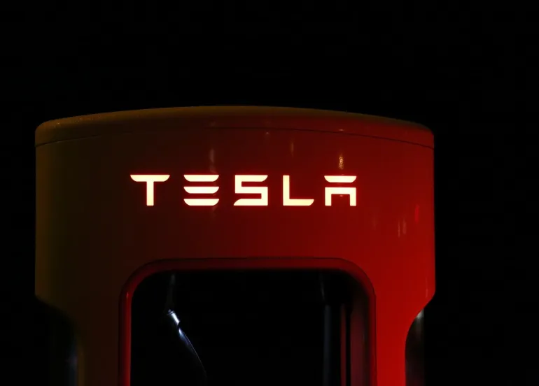 Tesla: Maxi-Compenso da 1 trilione di dollari per Elon Musk
