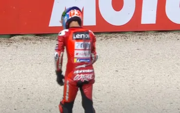 Bagnaia, GP Malesia shock: sei giri con la gomma forata!