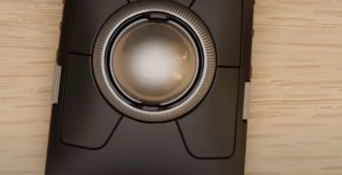 Kensington rivoluziona l'Ergonomia con il Trackball Expert Mouse TB800 EQ