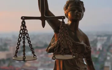 Meta accusata di usare porno piratato per addestrare l'AI: la replica è shock