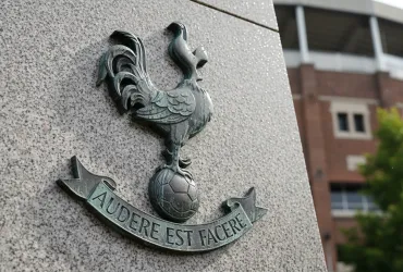 Destiny Udogie Shock: Minacciato con Pistola a Londra!