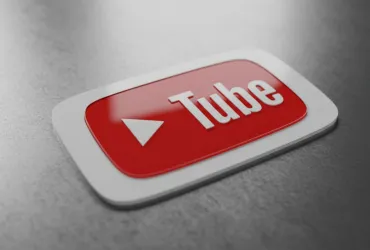 YouTube: l'AI stringe la morsa sui controlli dell'età