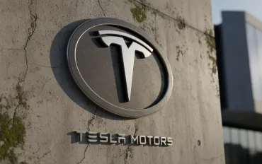 Elon Musk verso il triliardo: via libera degli azionisti Tesla a un piano compensi record