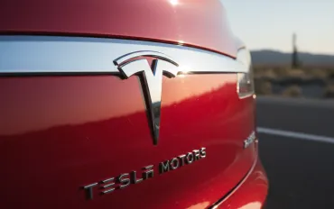 Tesla rivoluziona il futuro: Semi, Cybercab e Roadster pronti a debuttare nel 2026