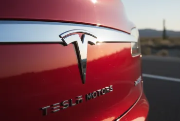 Tesla rivoluziona il futuro: Semi, Cybercab e Roadster pronti a debuttare nel 2026