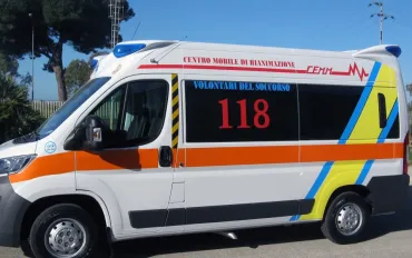 Vigevano sotto shock: Ferrari contro un negozio, grave ex giocatore dell'Elachem