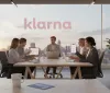 Klarna lancia la carta di debito gratuita in Italia: pagamenti flessibili e vantaggi esclusivi