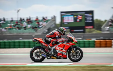 Bezzecchi stupisce a Valencia: Pole position da arlo, Bagnaia in profonda crisi