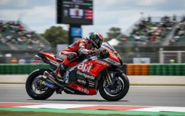MotoGP Valencia: Bezzecchi stupisce in Pole, Bagnaia in difficoltà