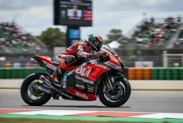 MotoGP Valencia: Bezzecchi stupisce in Pole, Bagnaia in difficoltà
